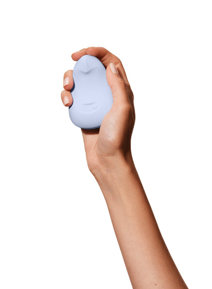 Fleur du Mal Ice Blue Dame Pom Massager